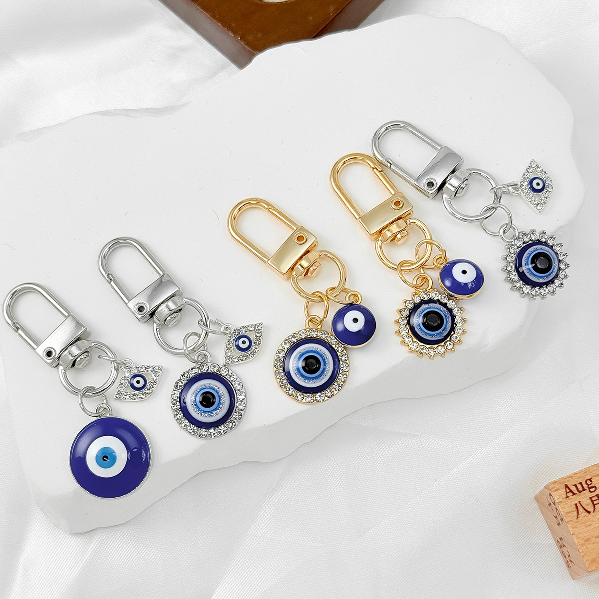 keychain eyelash Metal Evil Ey - đánh giá và giá Men Accessories Evil Eye